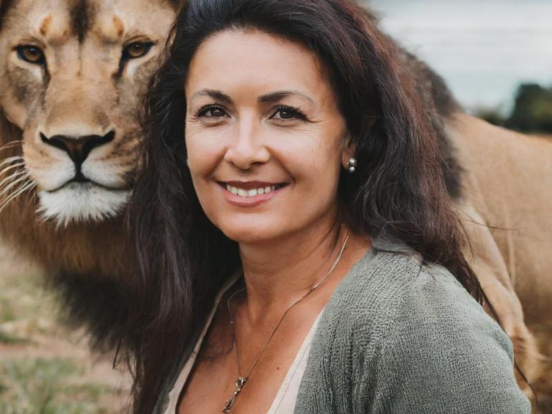 firefly gernerated image Frau mit Löwe